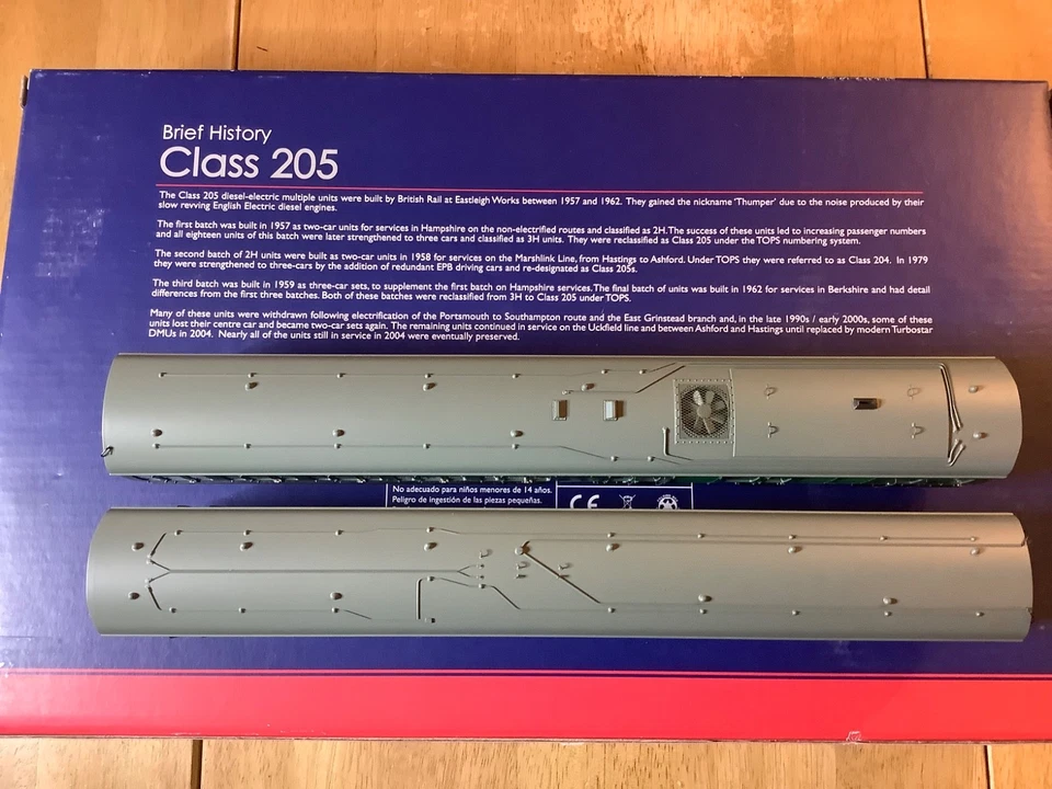 Bachmann Kernow L/Edition 31-236Z BR Green Class 205 Thumper 2 Car DEMU 1108 - Image 3 of 4