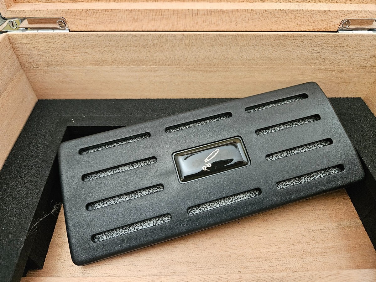 Ferrari 812 SUPER FAST Humidor Owner Key Storage Box in Carbon