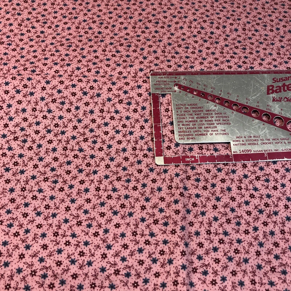 1 Yard Pink Calico Fabric 42" wide Cranston Cotton - Imagem 3 de 4