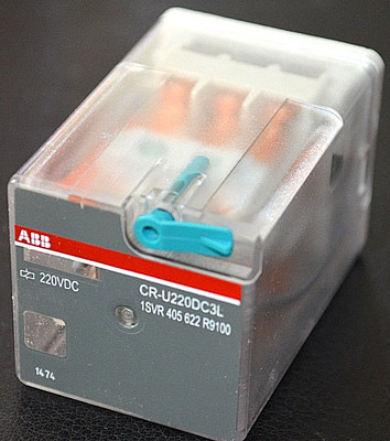 ABB CR-U220DC3L Interface Relais 1SVR405622R9100 1 Stück NEU 