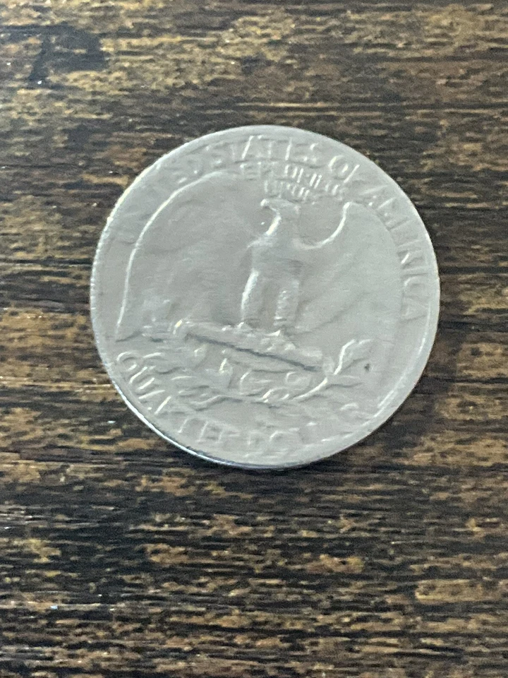 RARE ERROR COIN COLLECTORS 1967 US Quarter No Mint Mark With Rim Lining Error - Image 4 of 4