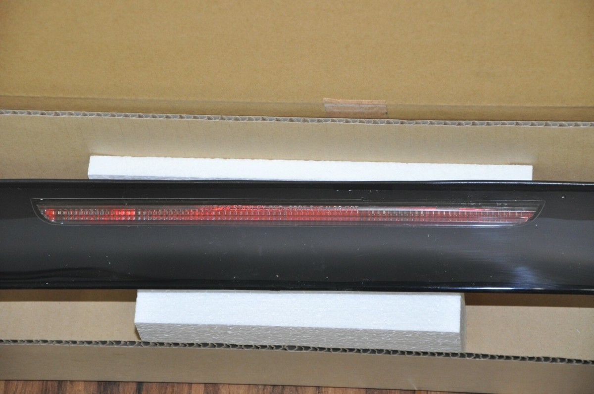 Nissan 26591-30P15 Center Rear Stop Lamp 3rd Brake Light 90-96