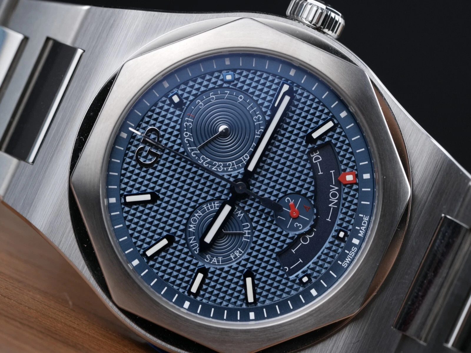 Girard Perregaux — Girard Perregaux Laureato Perpetual Calendar Men's Watch - 81035-11-431-11A