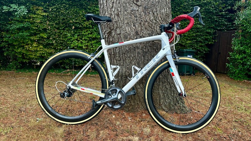 Trek Madone 4.7 Carbon Road bike | Carbon 50mm wheels | Brand new Conti GP5000