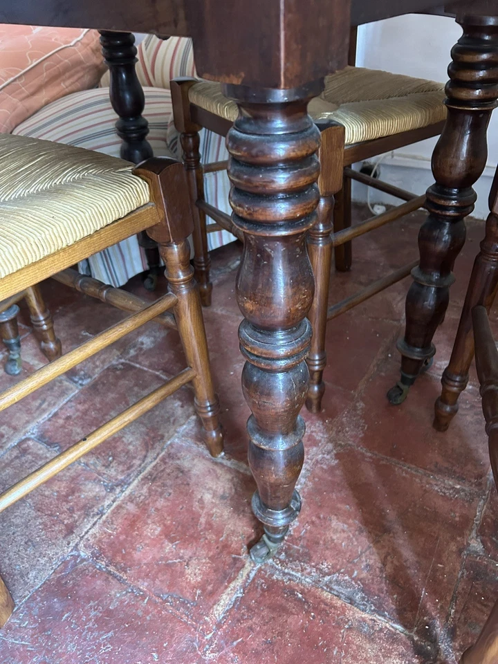 table et chaises salle à manger - Photo 2/4