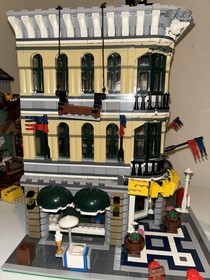 Lego Creator: Grand Emporium (10211) With 2182 Pieces Copy Set *See Description*