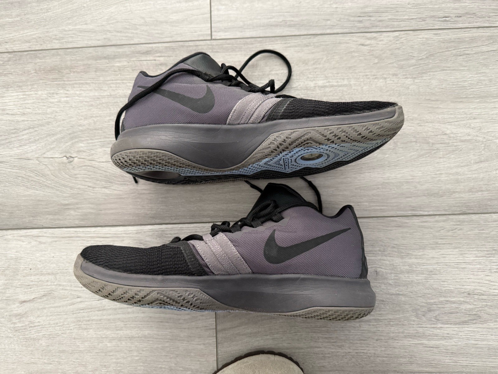 Size 11 - Nike Kyrie Flytrap Black Thunder Grey - image 2