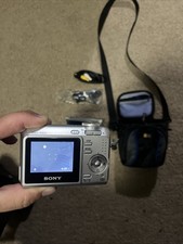 Sony Cyber-Shot DSC-S650 7.2MP Digital Camera Silver Tested Works No Mem Card