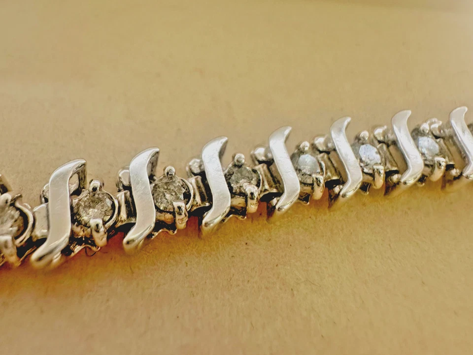 Gorgeous S Diamond Tennis Bracelet from Zales in Excellent Condition with Box :) - Image 3 of 4