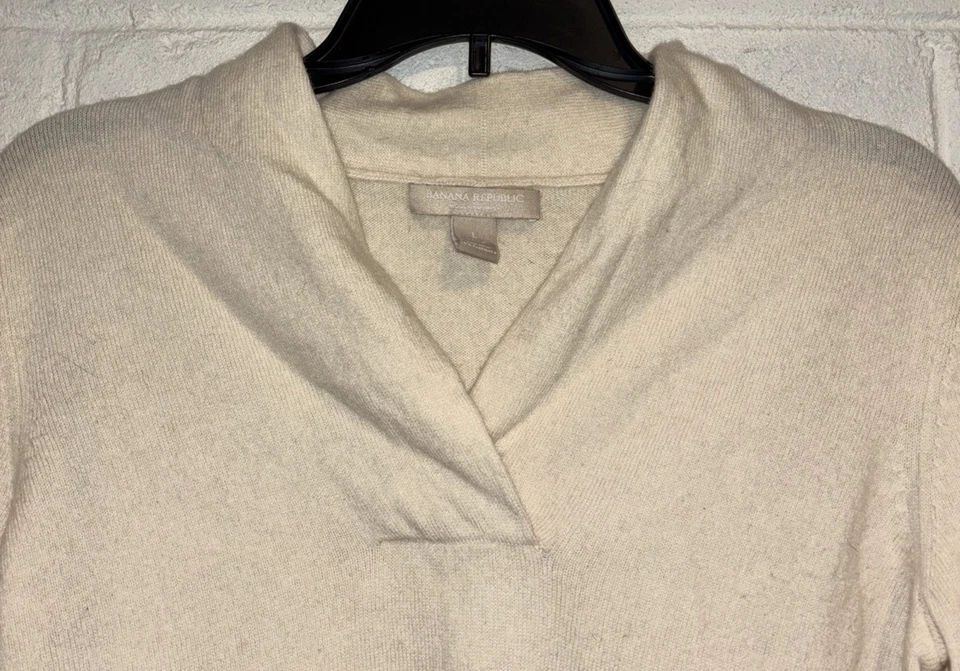 Suéter Banana Republic lã cashmere marfim gola V manga longa pulôver tamanho G - Imagem 2 de 4