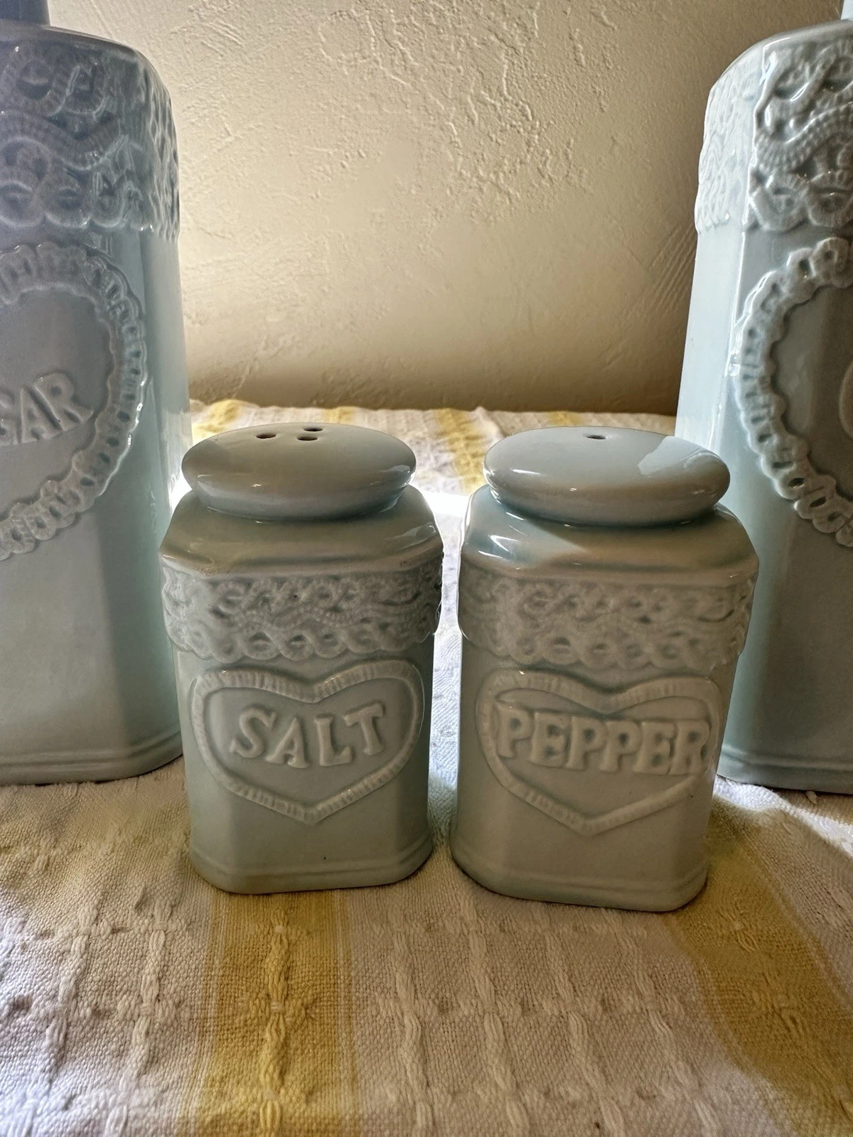 Davids Castle England Tea With Alice Decanter & Salt And Pepper Shakers VTG