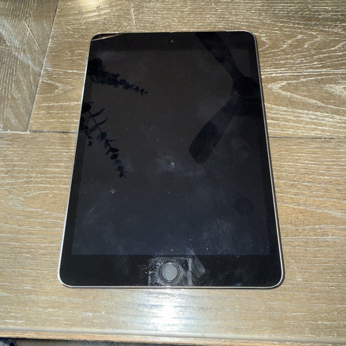 Apple iPad Mini 3rd Generation Model A1600 WiFi & Cellular Version