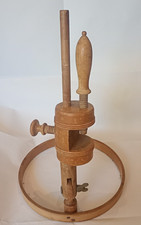 Antiker Stickrahmen aus Holz mit Tischklemme Vintage Tischhalterung ca. 22 cm