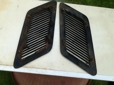 Mk1 2 Ford Escort Estate Pair Of Rear C Pillar Outer Vents Grills black 
