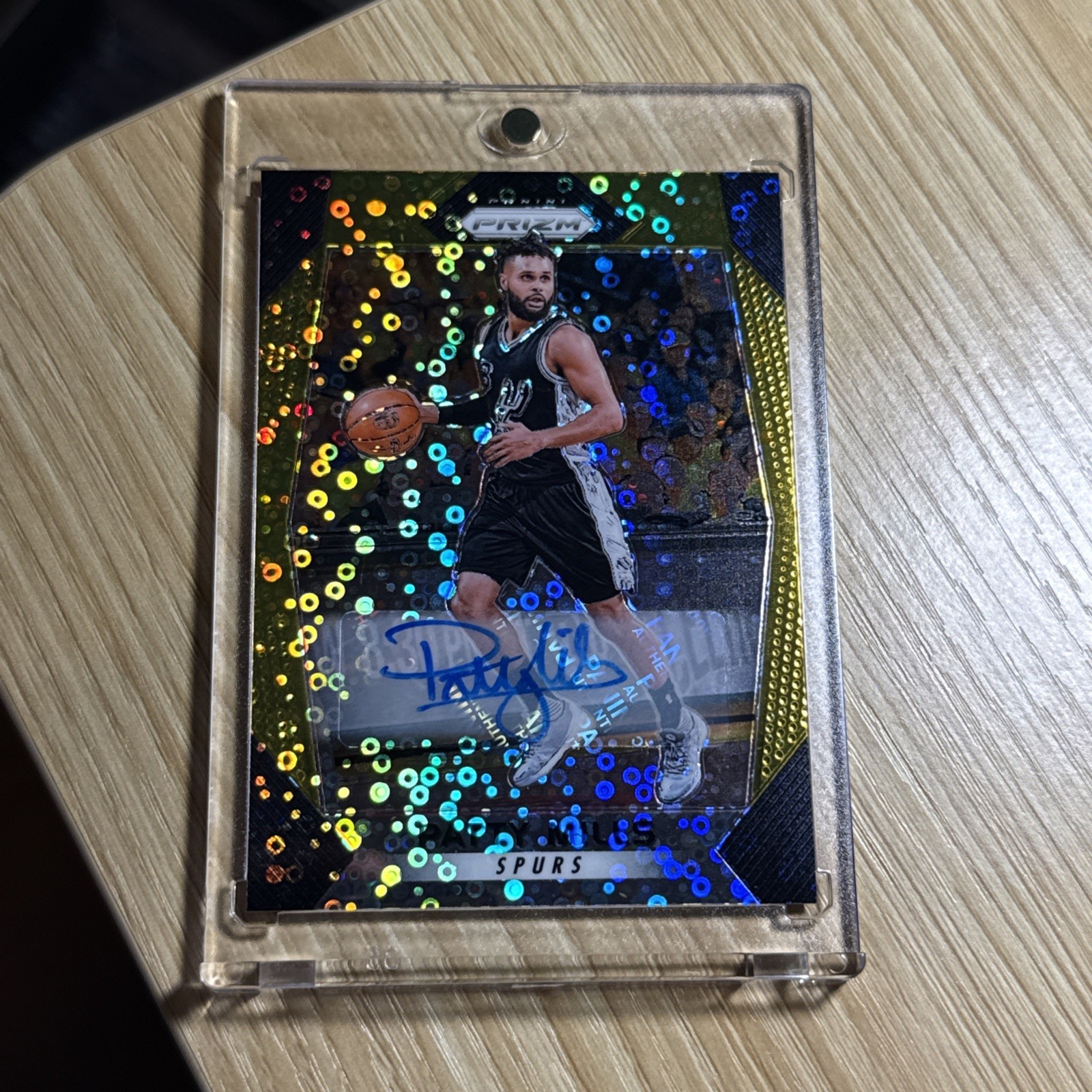 2017-18 Panini Prizm Patty Mills Gold Prizm Auto /10 SSP SPURS LEGEND RARE !! view 1