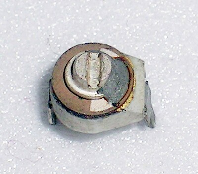 TZB4R200AB10R00 MURATA - Trimmer: ceramic 4.5pF ÷ 20pF; SMD; red; 100VDC - E