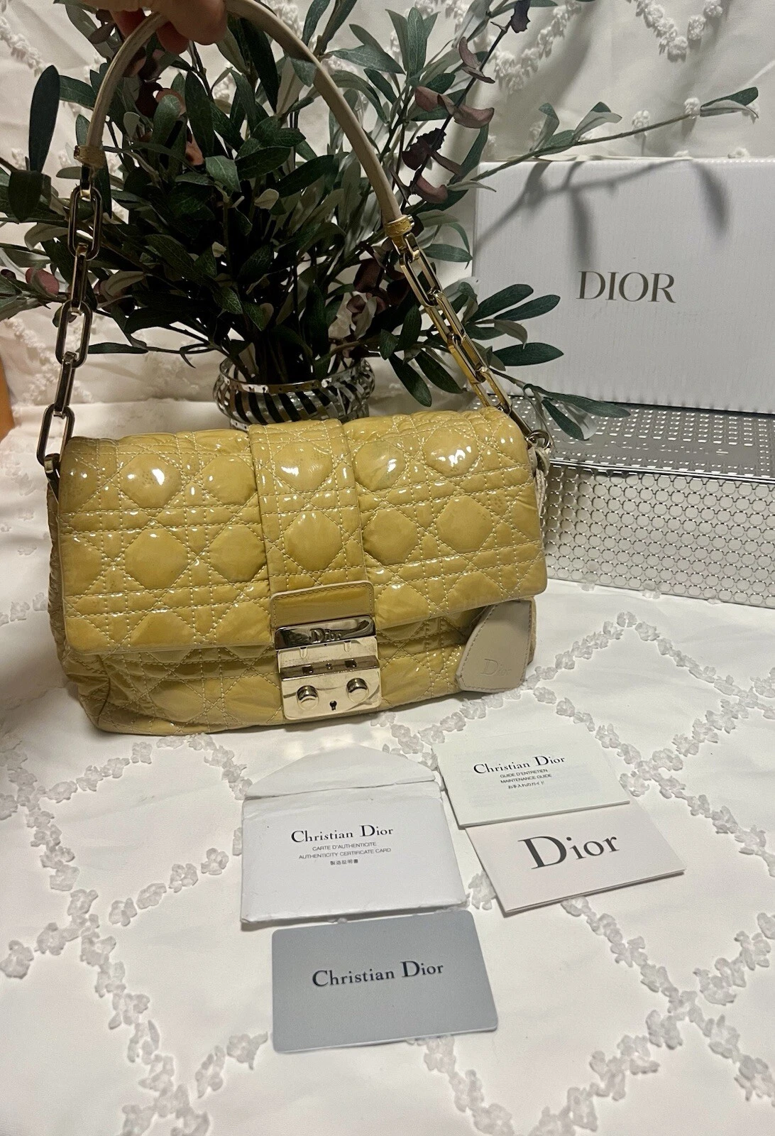 Sac bandoulière Christian Dior Lady Dior en cuir verni. Authentique vintage