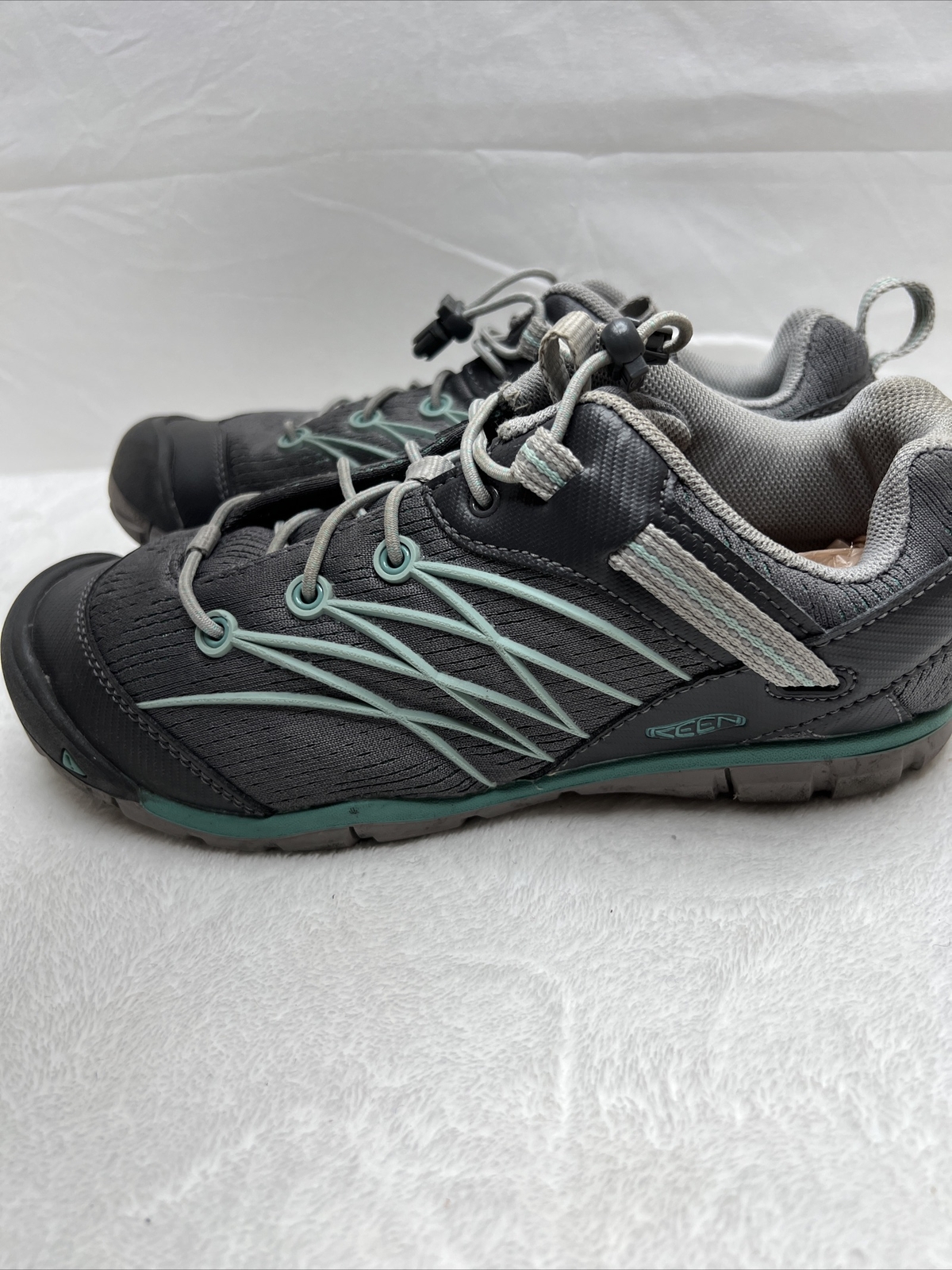 Scarpe da trekking Keen Big Kids Chandler CNX grigie maglia punta tonda con cordino taglia US 4