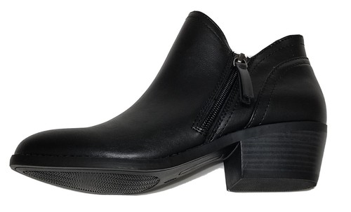 black booties size 5.5