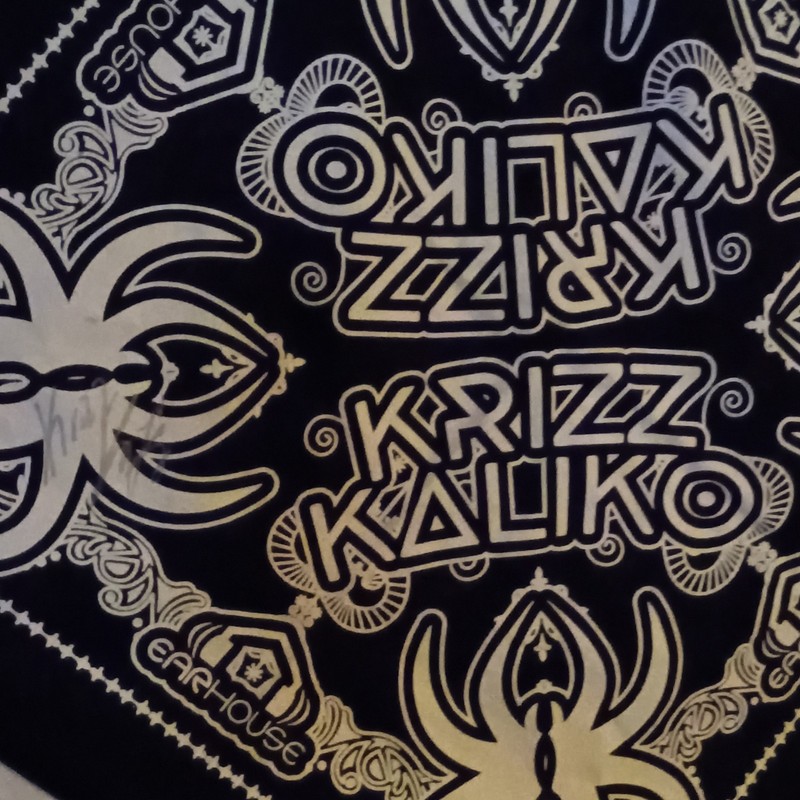 SIGNED AUTOGRAPHED Krizz Kaliko EARHOUSE Black & White Geometric Bandana Scarf
