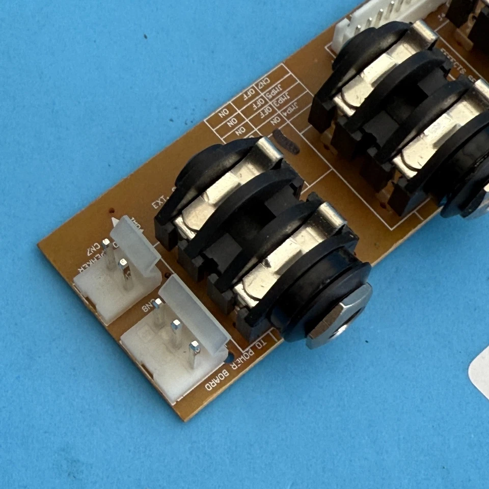 RAVEN RG 60 Amplifier Guitar Amp Part Rear In/Out Effect Switch PCB Socket Board - Image 2 of 4