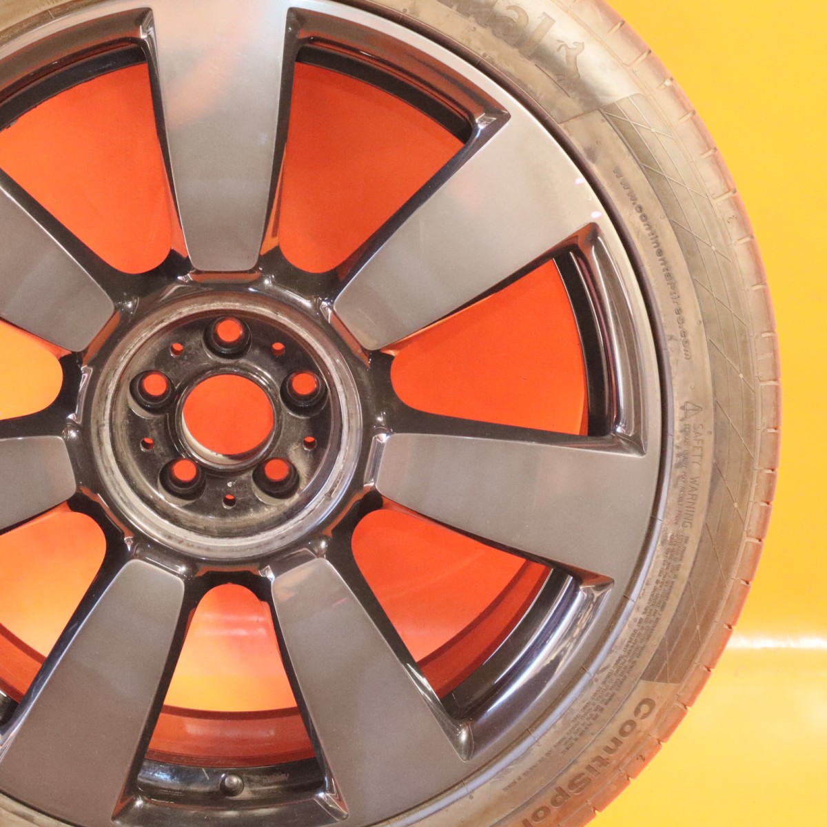 Rolls-Royce Cullinan 2019-2023 Rear Wheel P/N 6882836