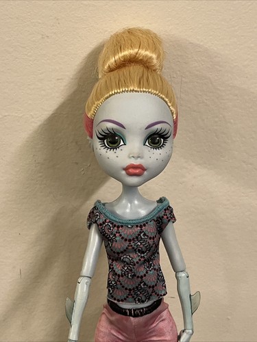 Muñeca Monster High Fangtastic Fitness Lagoona Azul - Imagen 2 de 12