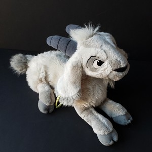 djali goat stuffed animal
