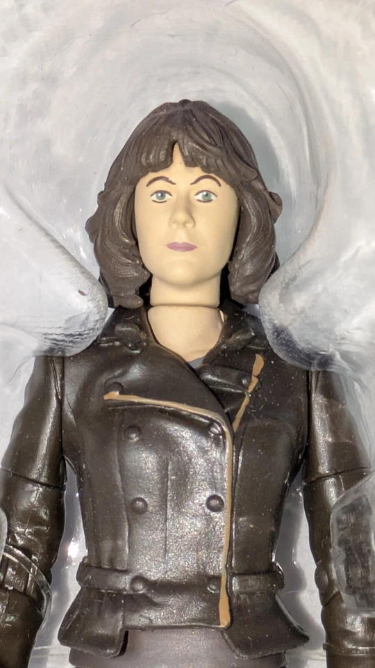 B&M 2020 Doctor Who Companion - Sarah Jane Smith in ‘Monster of Peladon’ Figure - image 3 of 4