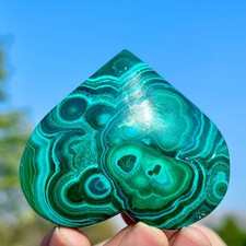 132G Natural glossy Malachite Crystal Hand-carved Heart-shaped mineral sample
