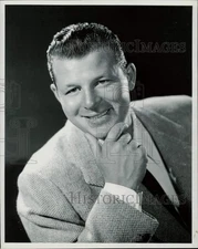 1951 Press Photo "Four Star Revue" TV Show Host Jack Carson - kfx39843