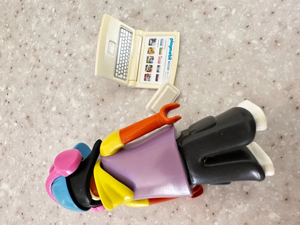 PLAYMOBIL 6828 fille avec ordi et tablette - Friends Multimédia Girl - Photo 3/3