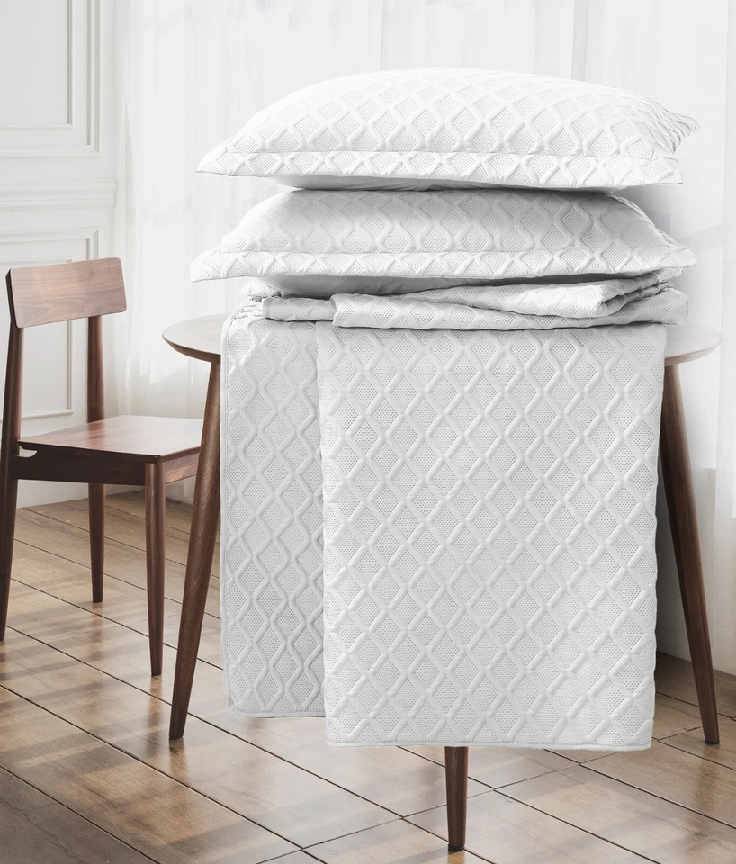 3 Piece Emboss Bedspread Quilted Comforter Bedding Set Bed Throw Reversible King - Image 3 of 4