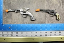VINTAGE 1960'S LOT OF 2 SMALL CAP GUNS SMOKEY FLORIDA YT73