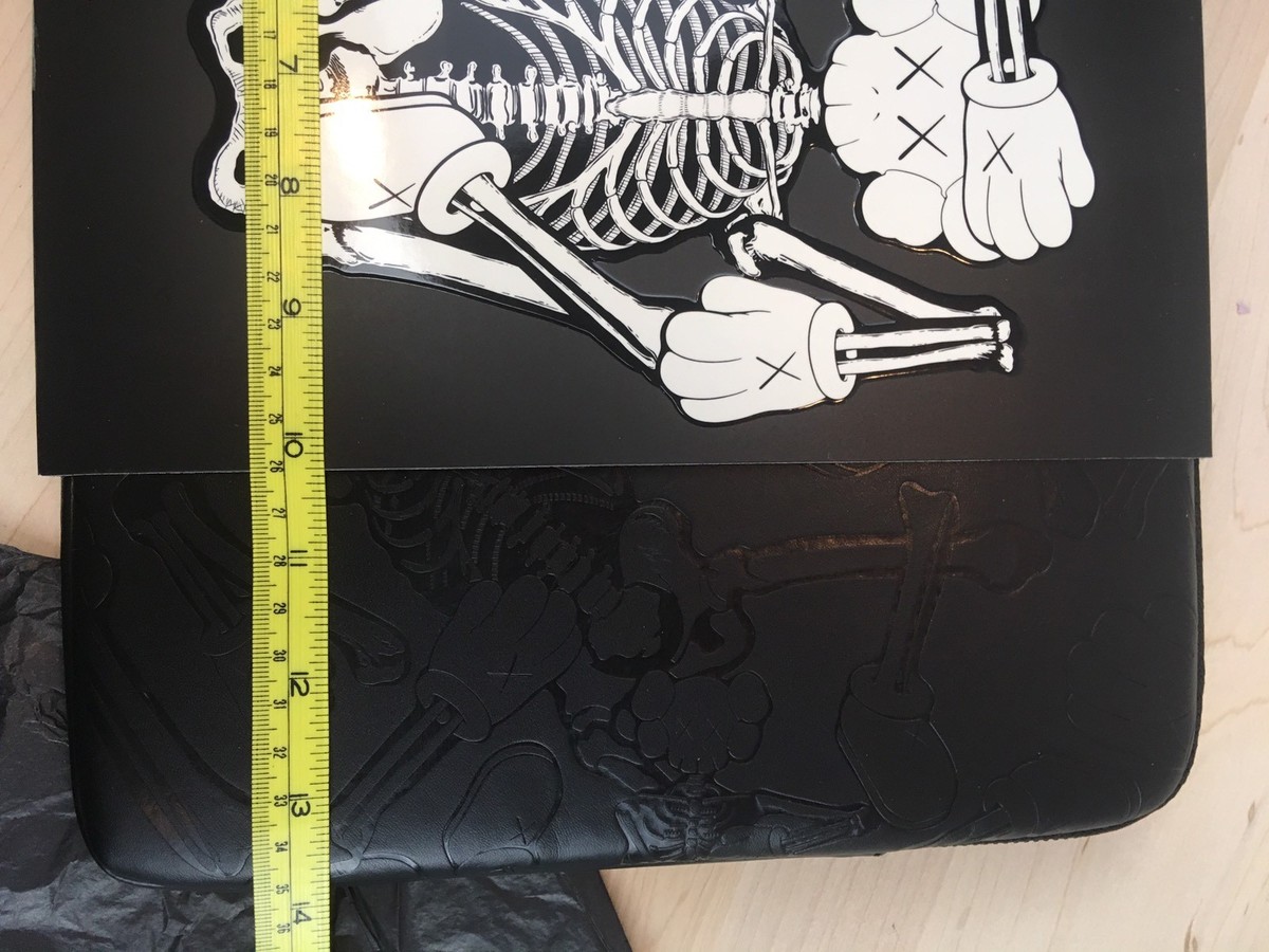 KAWS ARKITIP Incase Laptop Magazine Skeleton Case RARE MINT
