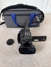 Canon XF100 HD Professional PAL Camcorder, 10x Optical, 120x Digital Zoom Batt