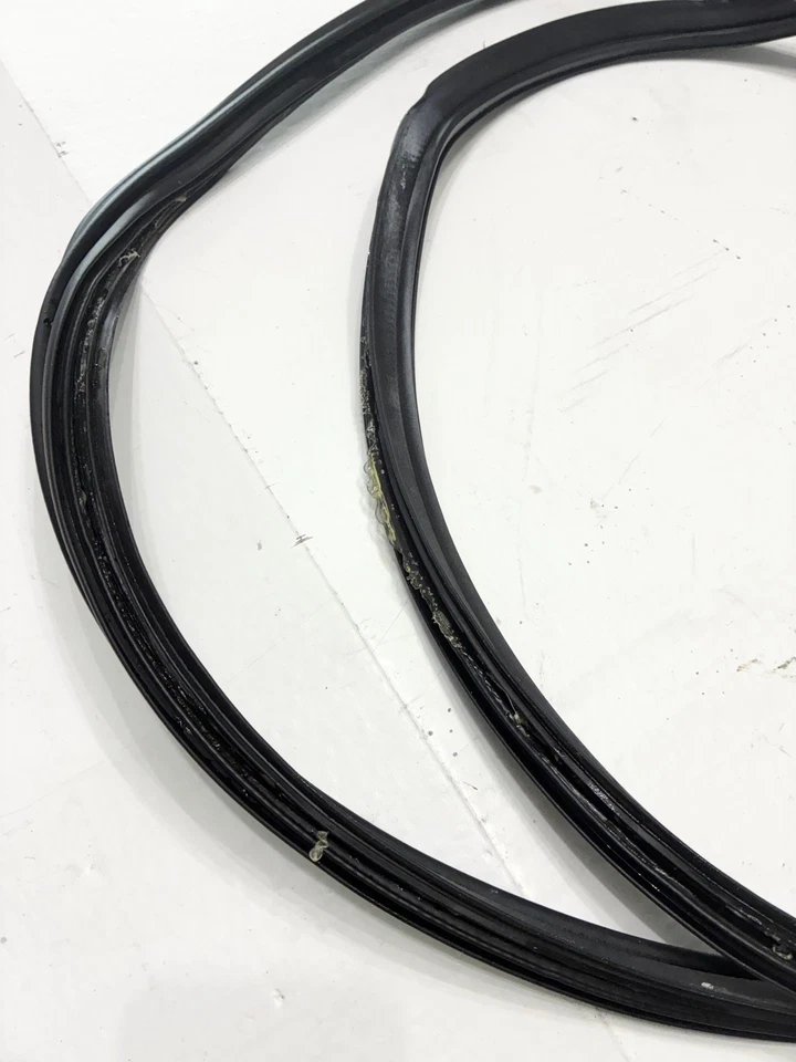 Junta de escotilla trasera/sello contra la intemperie OEM 90-93 Honda Accord Wagon. Leer descripción. Foto 2 de 4