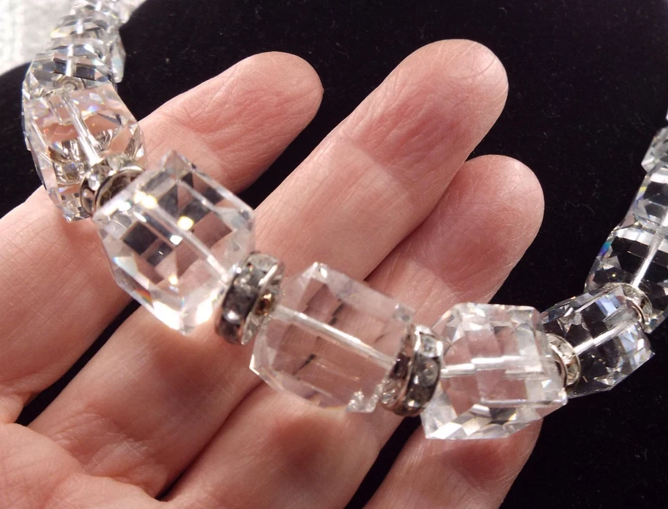 SWAROVSKI CRYSTAL GRADUATED ICE CUBES  & CRYSTAL RONDELS NECKLACE 16 - Image 3 of 4