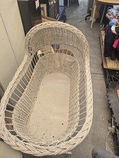 White Wicker Oval Bassinet Cradle with Rolling Metal Stand & Wheels