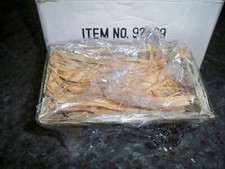 Holiday Christmas Baby Jesus Manger Ceramic  Straw NEW