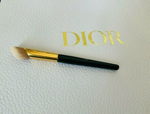 pat mcgrath concealer brush