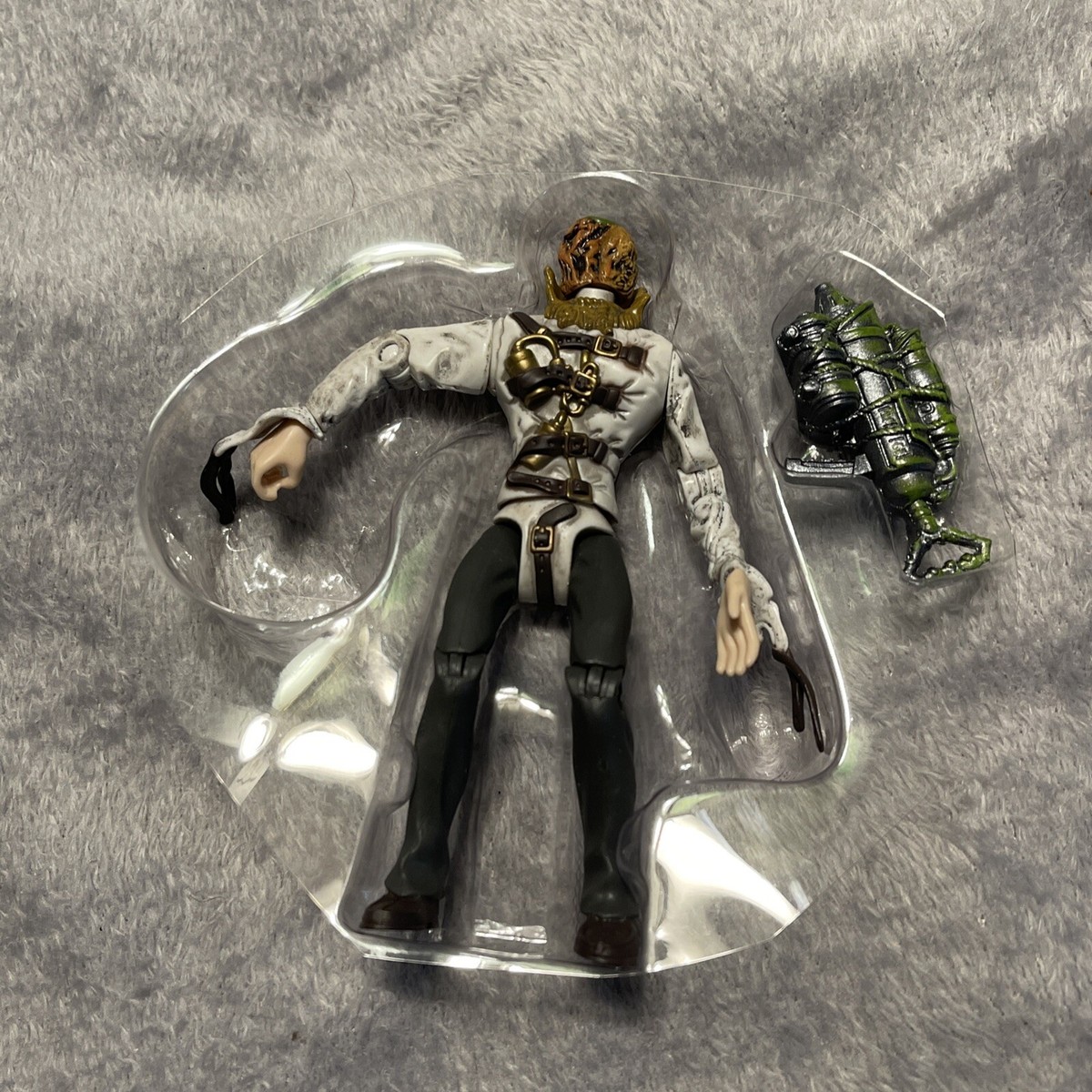 DC Comics Batman Begins Scarecrow Figure 2005 On Blister - Main Image