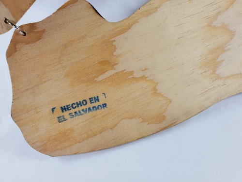 El Salvador Wooden Map Key Holder, Colgadero de llaves De Madera Artesanal 11"×8 - Picture 6 of 7