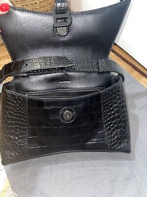Balenciaga Downtown Magnetic Closure Shoulder Bag Small Balenciaga Downtown Magnetic Closure Shoulder Bag Small