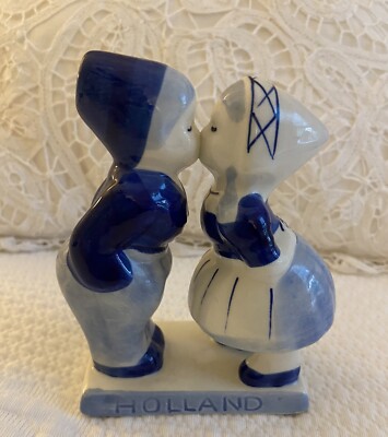 Delft Blue Hand Painted Boy and Girl Kissing Couple Holland Figurine 5 ...