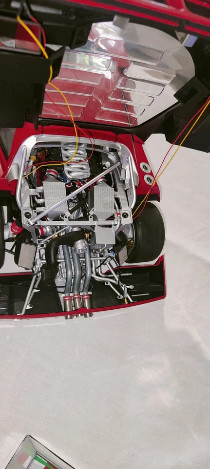 KIT Build Metal Ferrari F40 Competizione Scala 1/8 - Immagine 4 di 4