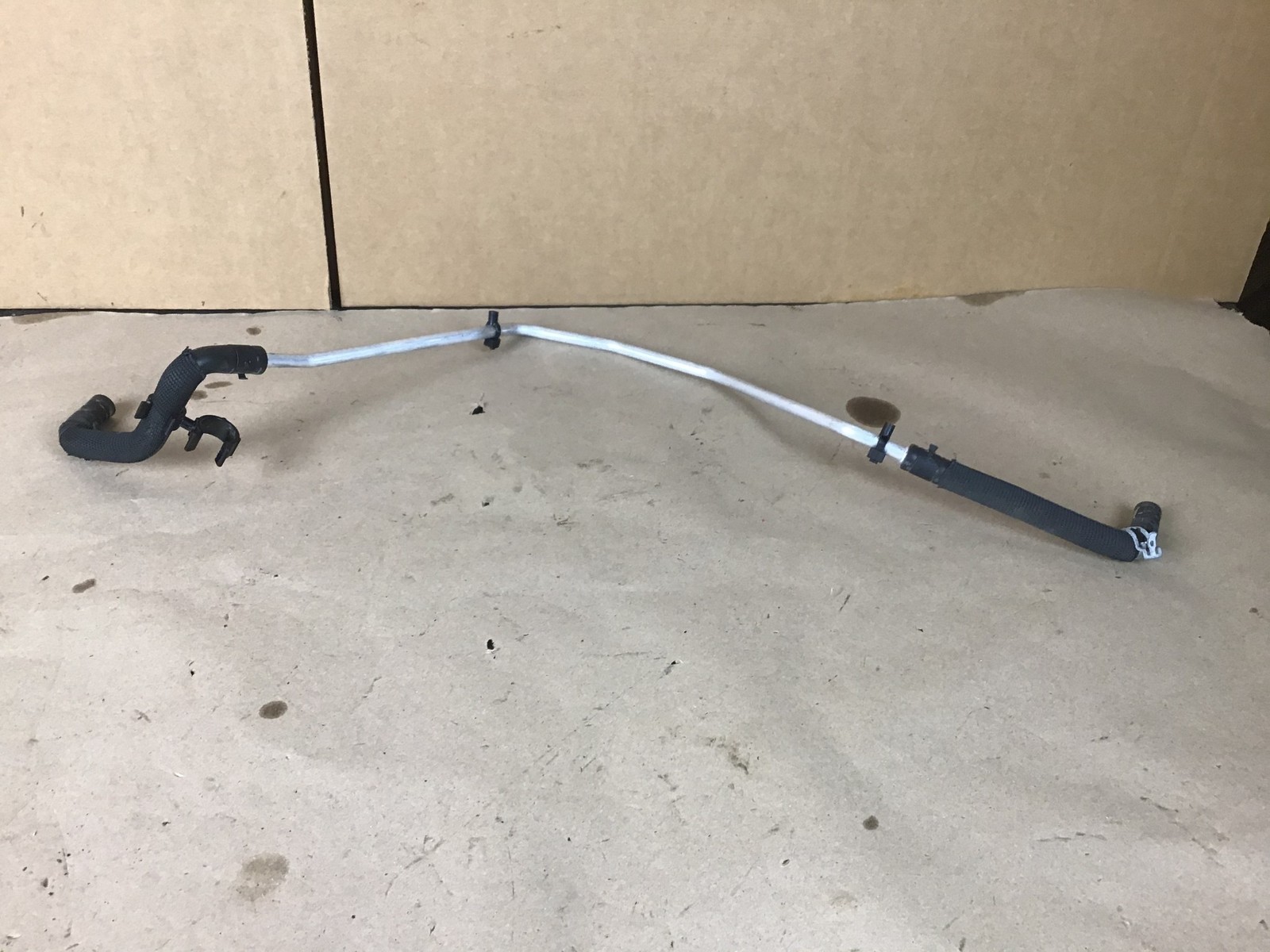Audi R8 2022 Cooling Coolant Expansion Tank Air Vent Hose Pipe Line 18-23 ;:O