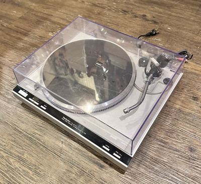 Technics SL-Q33 DIRECT DRIVE AUTOMATIC TURNTABLE SYSTEM AC100V 50/60Hz 10W
