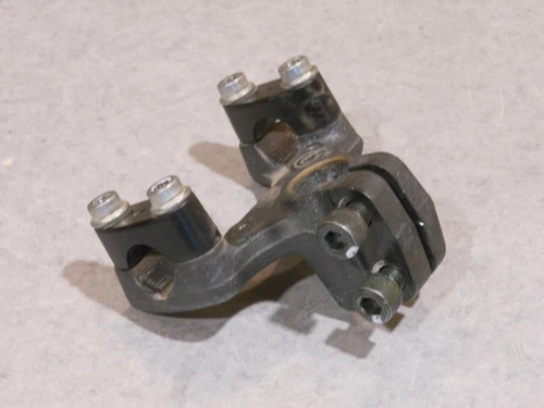 BRACKET, FRONT FORK UPPER