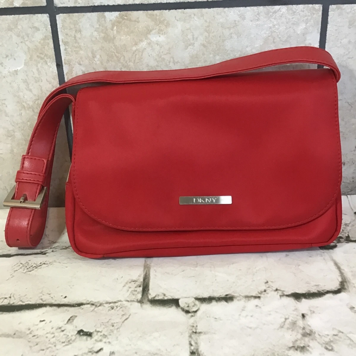 Dkny discount purse red